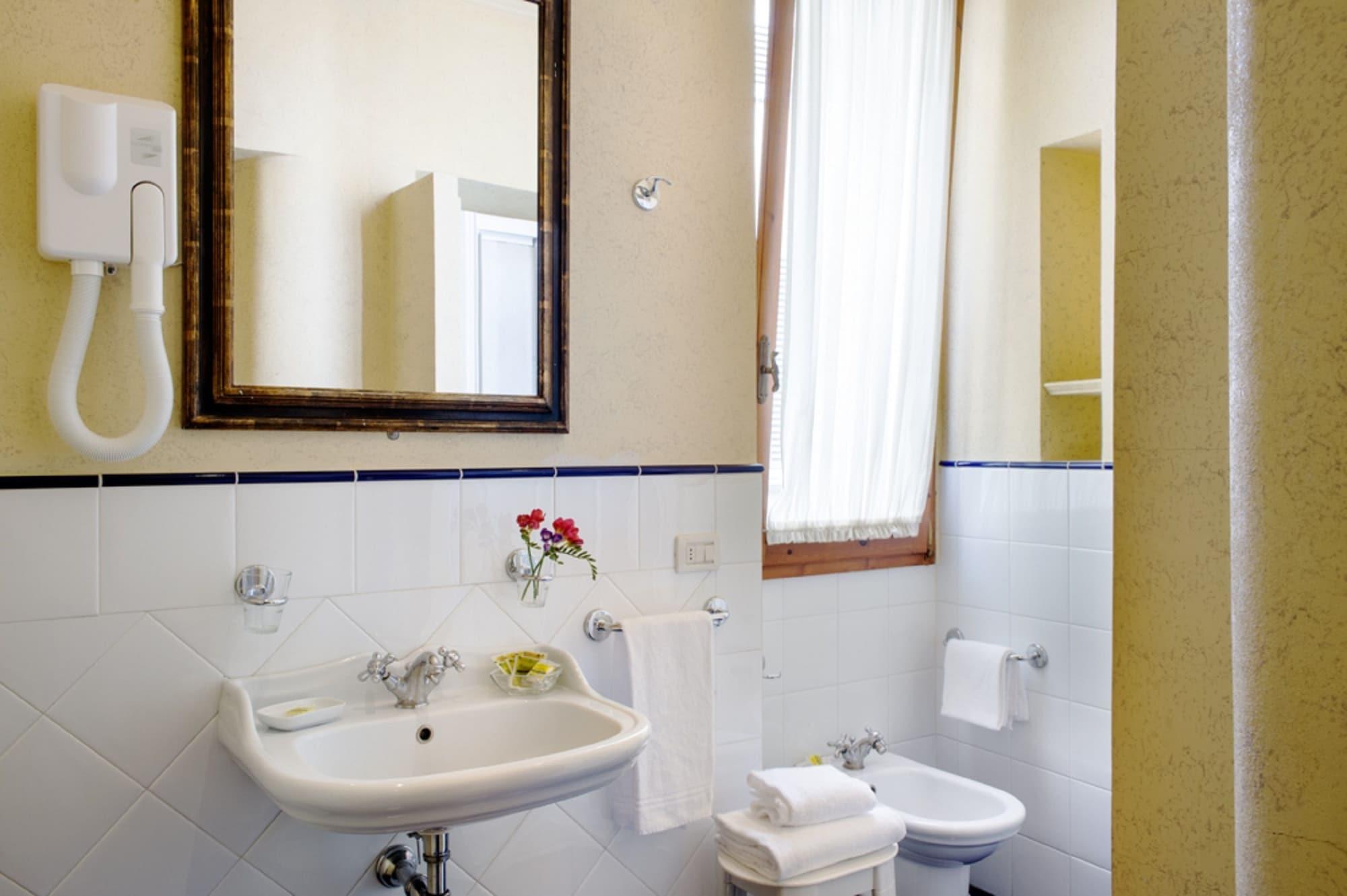לינה וארוחת בוקר פירנצה Residenza Castiglioni מראה חיצוני תמונה