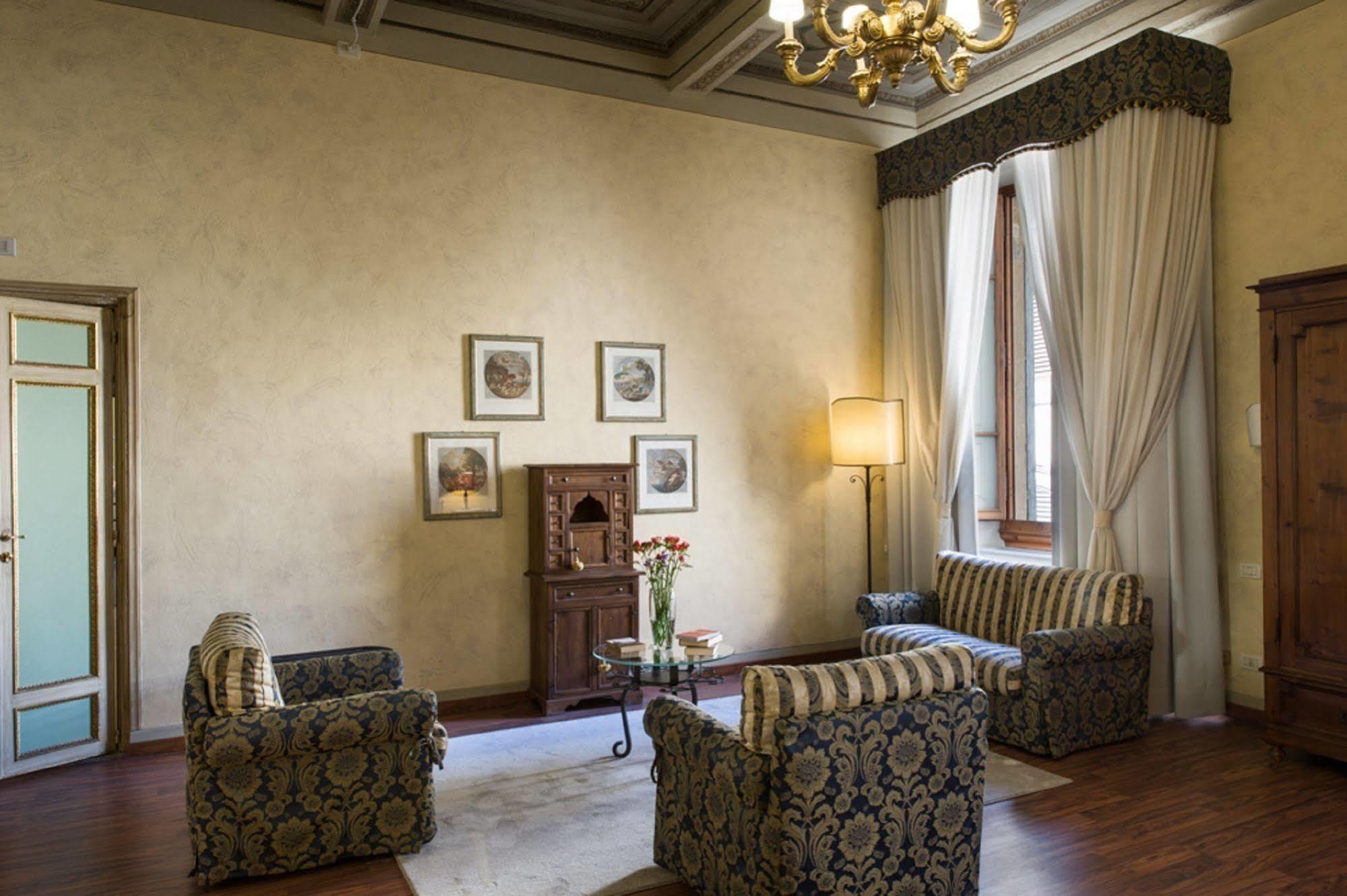 לינה וארוחת בוקר פירנצה Residenza Castiglioni מראה חיצוני תמונה