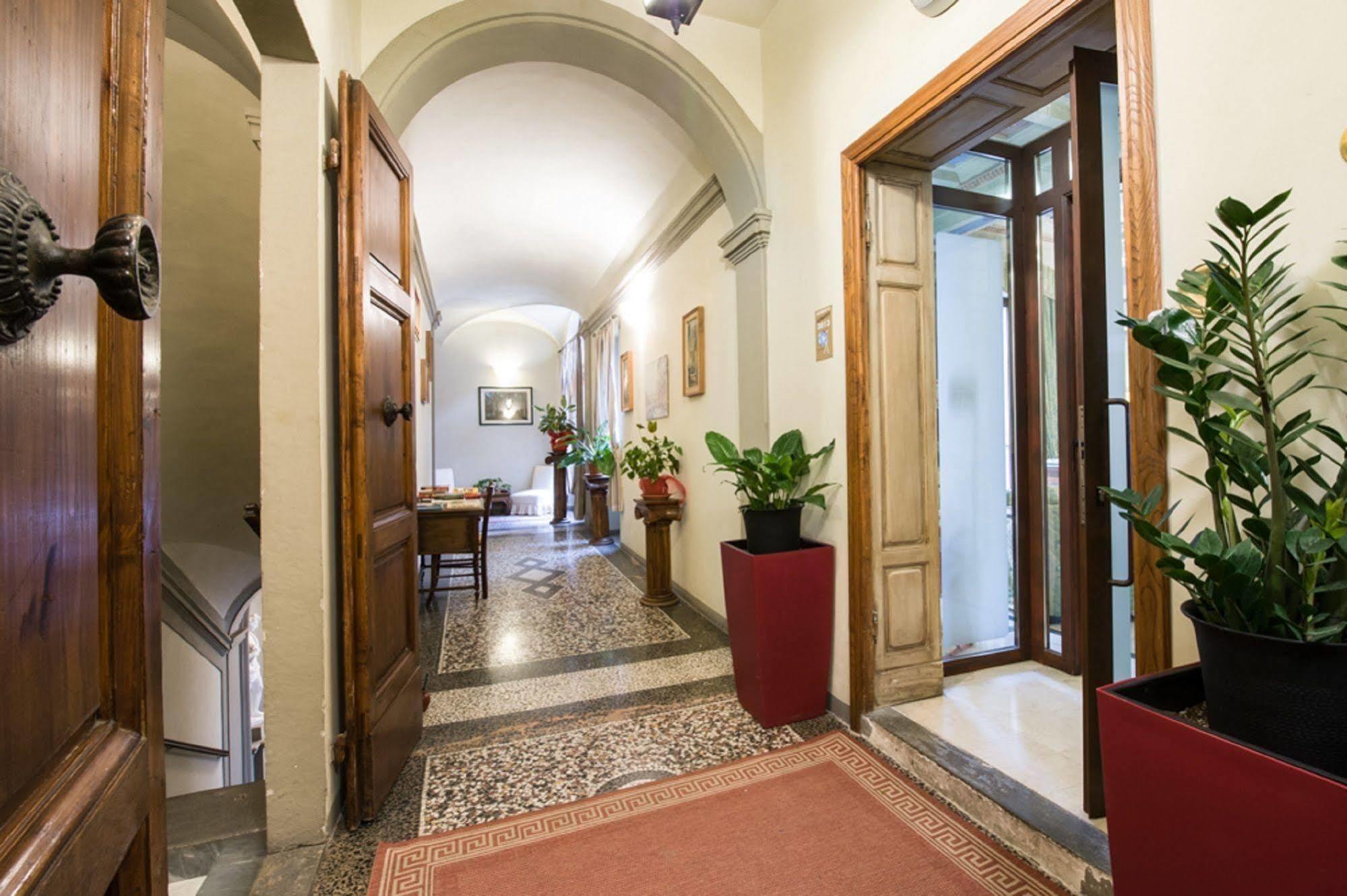 לינה וארוחת בוקר פירנצה Residenza Castiglioni מראה חיצוני תמונה