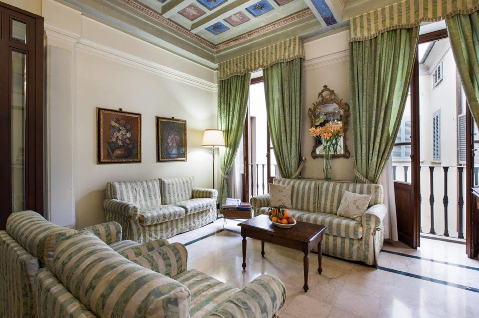 לינה וארוחת בוקר פירנצה Residenza Castiglioni מראה חיצוני תמונה